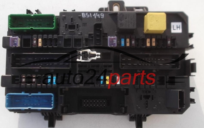 BOITE ELECTRIQUE A RELAIS ET FUSIBLE OPEL ASTRA H ZAFIRA B GM 13 268 286 LH