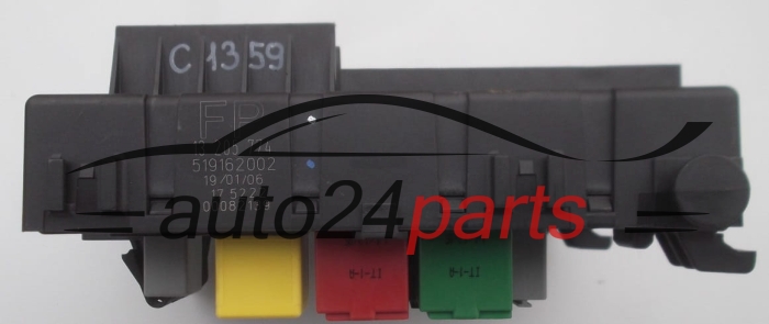 BOITE ELECTRIQUE A RELAIS ET FUSIBLE OPEL VECTRA C SIGNUM 13205774 FP, 13 205 774 FP, 519 162 002, 519162002, 93186630, 6237161, 62 37 161, 93184327, 6243306, 62 43 306 