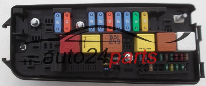 BOITE ELECTRIQUE A RELAIS ET FUSIBLE OPEL VECTRA C SIGNUM