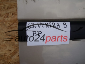 DRZWI PRAWE PRZEDNIE OPEL VECTRA B SREBRNE