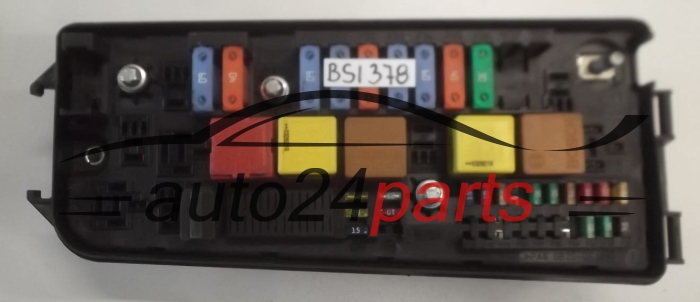 SKRZYNKA ELEKTRYCZNA PRZEKAŻNIKÓW I BEZPIECZNIKÓW MODUŁ NADWOZIA CENTRALKA KOMFORTU BSI PRZEDNIA OPEL VECTRA C SIGNUM 2002-2008 13144709 UQ 93177488 6238049, 62 38 049
