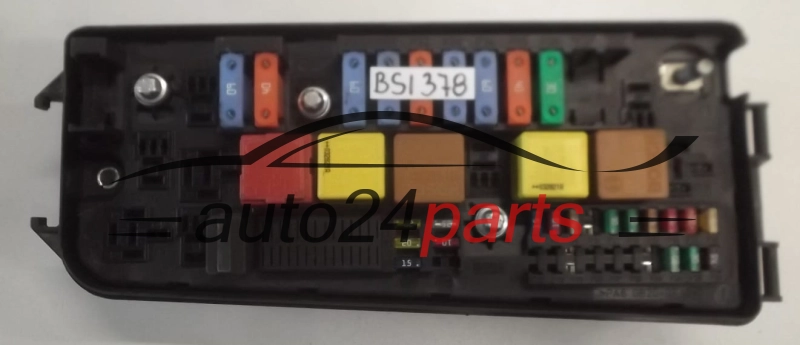 SKRZYNKA ELEKTRYCZNA PRZEKAŻNIKÓW I BEZPIECZNIKÓW MODUŁ NADWOZIA CENTRALKA KOMFORTU BSI PRZEDNIA OPEL VECTRA C SIGNUM 2002-2008 13144709 UQ 93177488 6238049, 62 38 049
