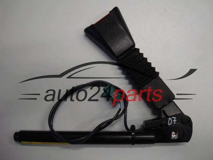 NAPINACZ PASA BEZPIECZENSTWA OPEL CORSA C PRAWY PRZOD 09114886