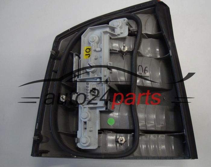 LAMPA TYLNA PRAWA OPEL VECTRA C SEDAN