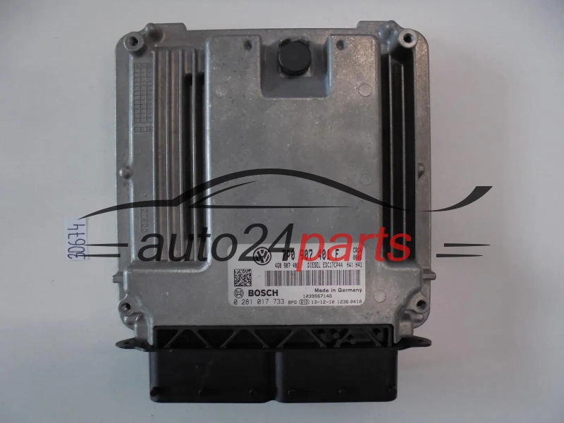 Sterownik silnika VOLKSWAGEN 0281017733 7P0907401F EDC17CP44 - 30674