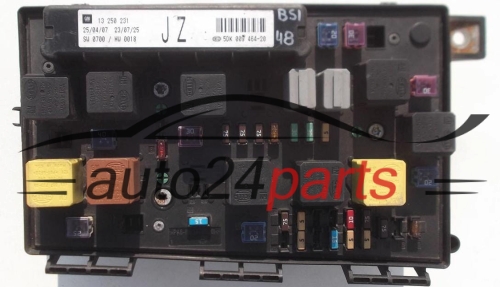 BOITE ELECTRIQUE A RELAIS ET FUSIBLE OPEL ASTRA ZAFIRA B 13 250 231 JZ