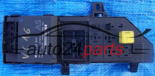 SKRZYNKA ELEKTRYCZNA PRZEKAŻNIKÓW I BEZPIECZNIKÓW MODUŁ NADWOZIA CENTRALKA KOMFORTU BSI POD KONSOLE OPEL VECTRA C SIGNUM 2002-2008, 13120953 AS