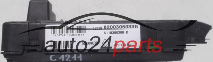 BOITE ELECTRIQUE A RELAIS ET FUSIBLE RENAULT MEGANE SCENIC SIEMENS S118399300 K, 8200306033B