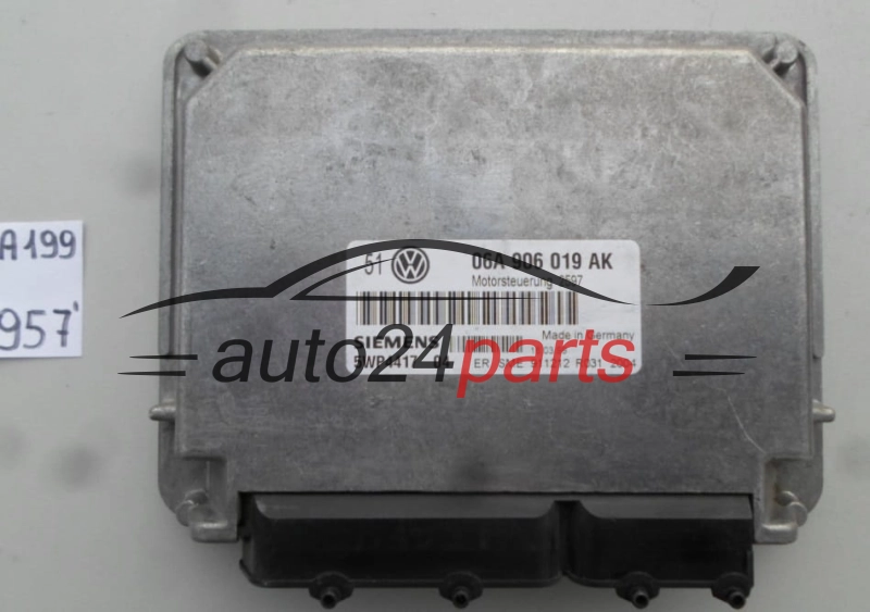 KOMPUTER STEROWNIK SILNIKA VOLKSWAGEN GOLF BORA 1.6 AKL, SIEMENS 5WP4417 04, 5WP441704, 06A 906 019 AK, 06A906019AK