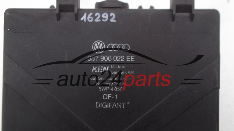  KOMPUTER STEROWNIK SILNIKA AUDI 80 B4 2.0 ABK 037906022EE