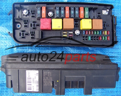 SKRZYNKA ELEKTRYCZNA PRZEKAŻNIKÓW I BEZPIECZNIKÓW MODUŁ NADWOZIA CENTRALKA KOMFORTU BSI PRZEDNIA OPEL VECTRA C SIGNUM 2002-2008 13190892 FB 519115000, 13 190 892 FB - BSI204
