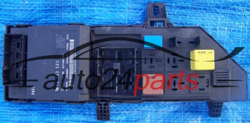 BOITE ELECTRIQUE A RELAIS ET FUSIBLE OPEL VECTRA SIGNUM 13193590 NF, 13 193 590 NF, 351788, IDC0, 93173414, 6238058, 62 38 058, 93180301, 6238069, 62 38 069, 93186633, 6237164, 62 37 164
