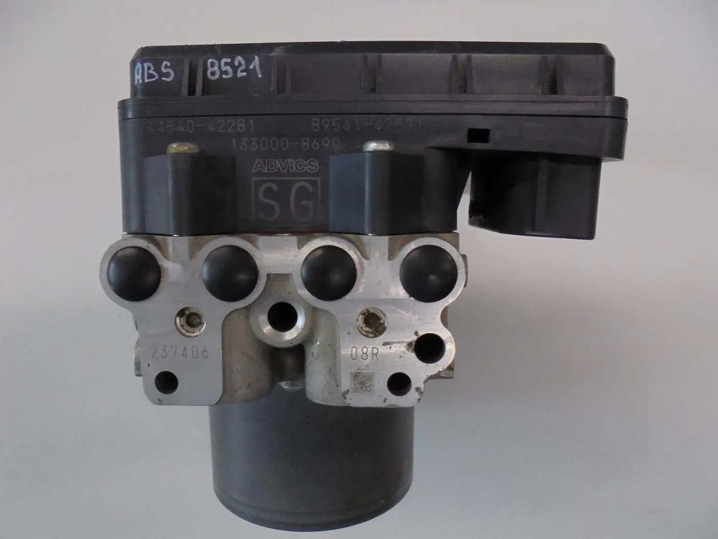 ABS Pump and Control Module Toyota 44540-71M50 89541-71Q00